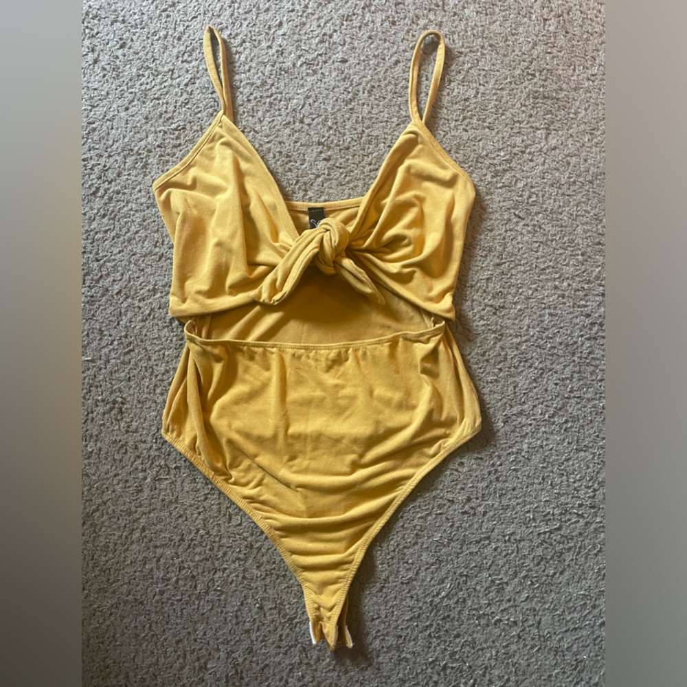 Windsor Velvet Cut-Out Bow Bodycon Spaghetti Strap Bodysuit